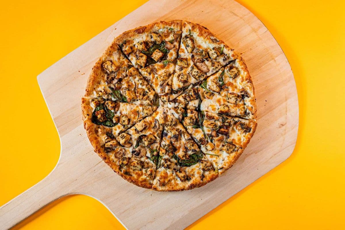 12" Medium Pesto Alfredo Chicken Pizza