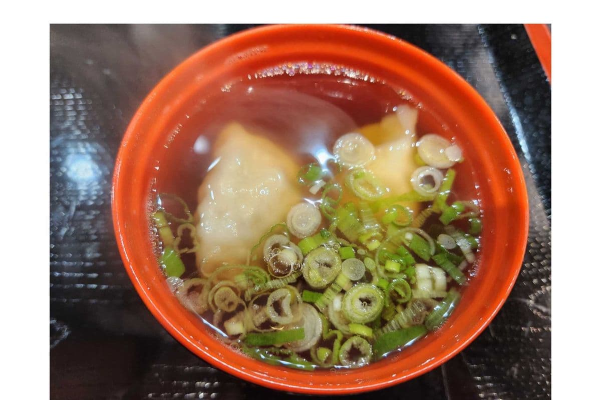 Wonton Soup (4pcs) (16oz) (Not Gluten-Free)
