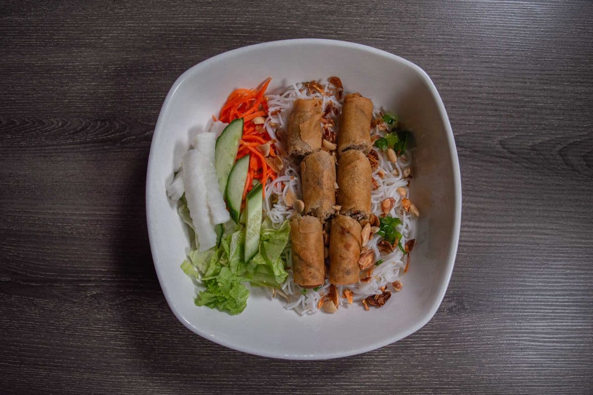 VG4. Vegetarian Spring Rolls With Vermicelli