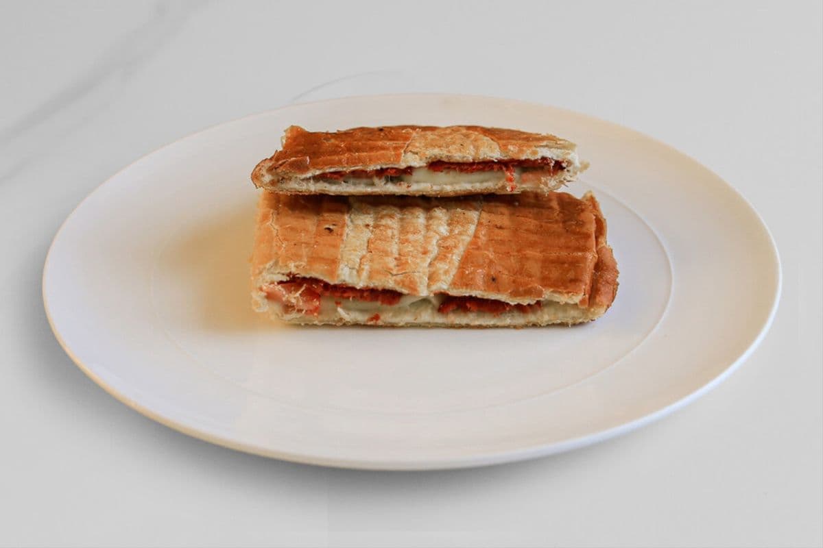 Sujuk Tost