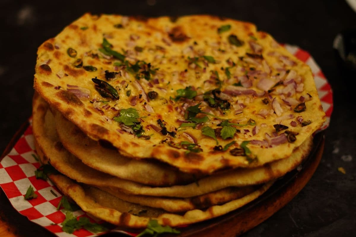 Pyaaz Mirch Ki Roti