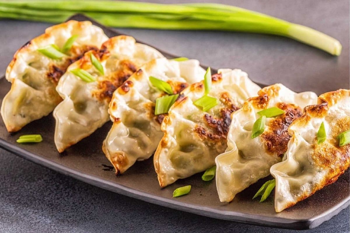 6 pcs Chicken Gyoza