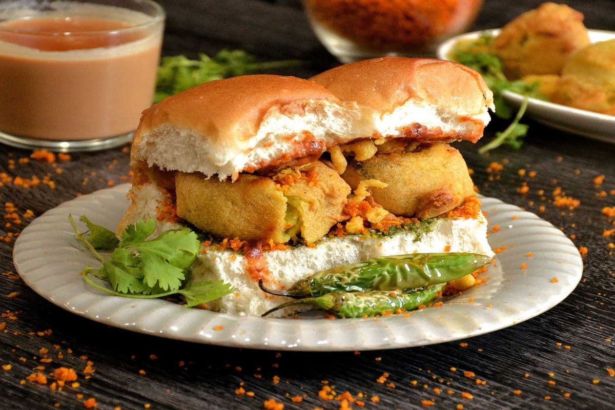VADA Pav (2 Pavs)