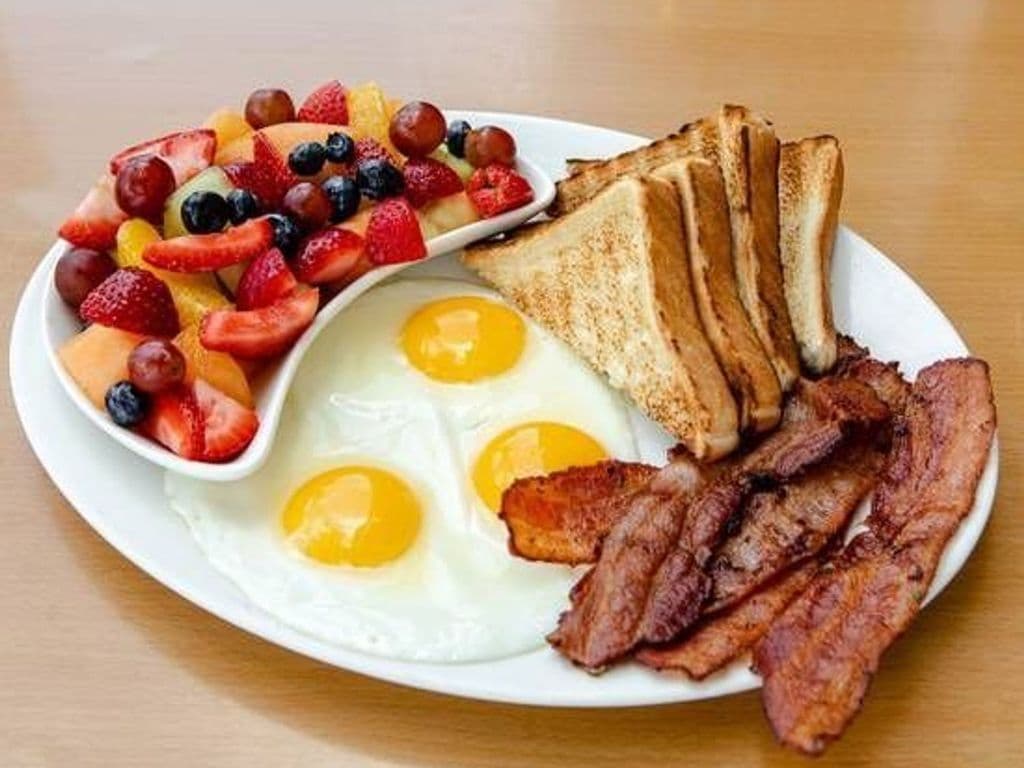 Bacon 'N Eggs