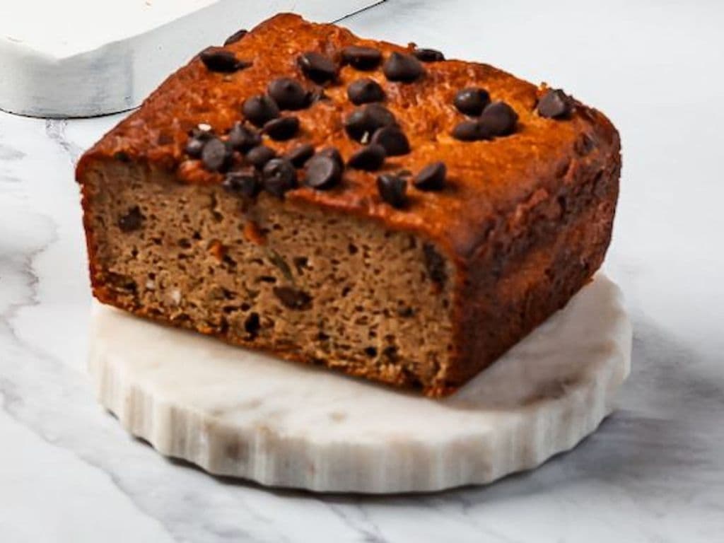 Paleo and Protein Banana Bread (16g of protein)