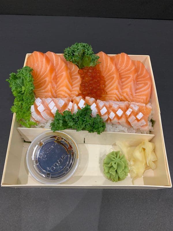 D03. Sake Ikura Don / D03. 三文魚親子丼