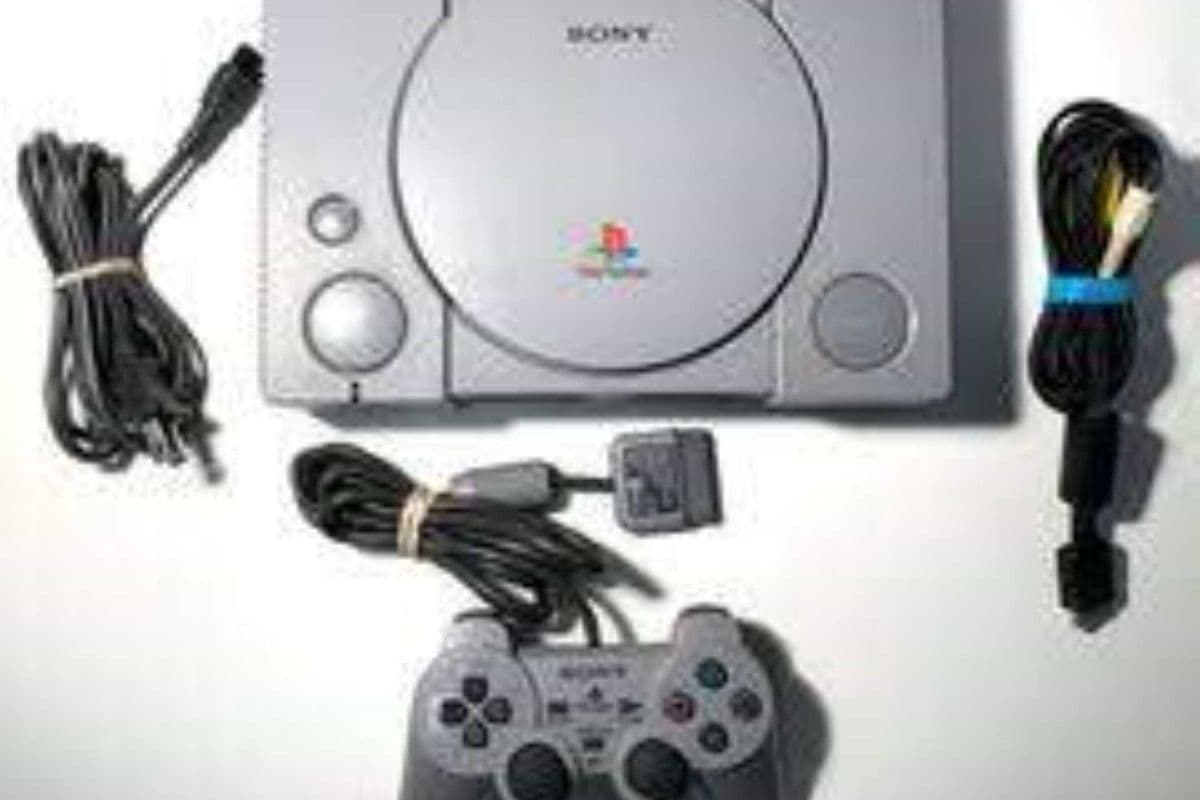 PlayStation 1 With controller & Wires