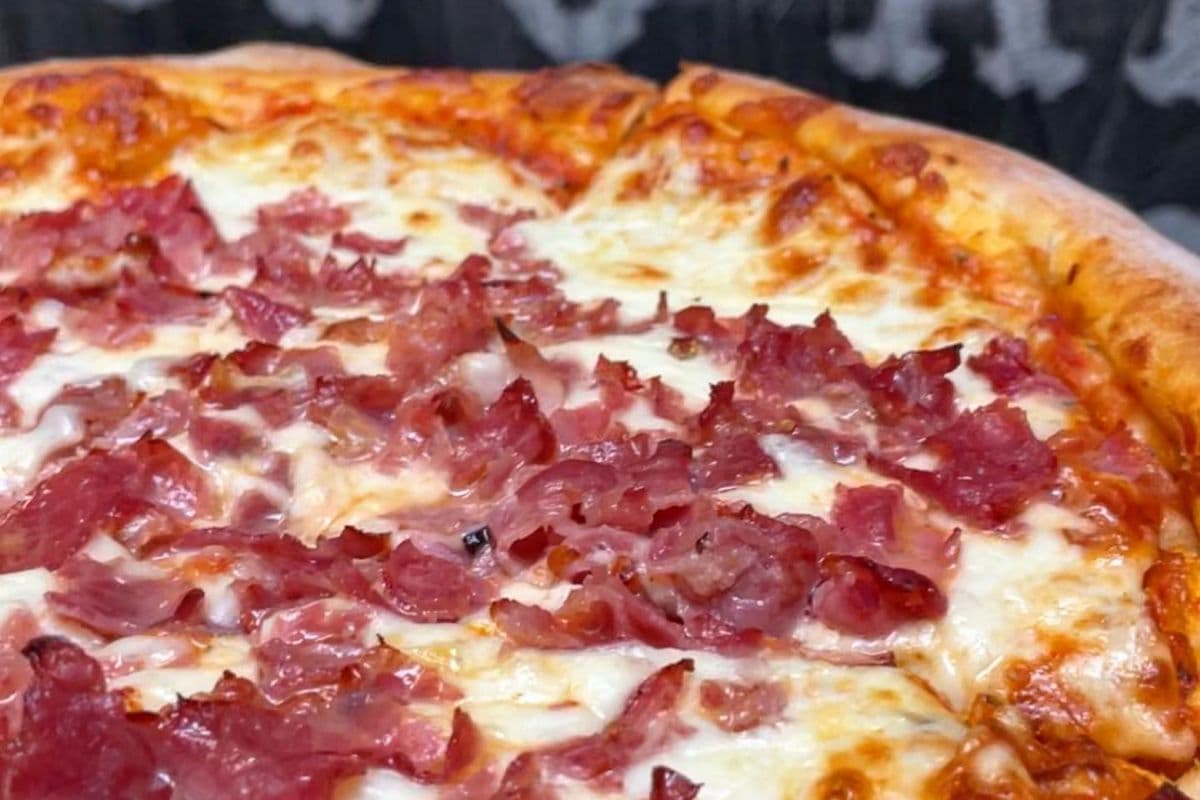 Pizza extra-large à la viande fumée 16" / 16" Extra-Large Smoked Meat Pizza