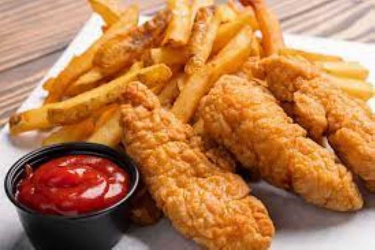 4 Chicken Fingers with Fries