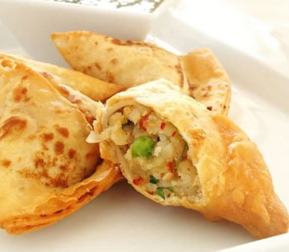 Day & Night Vegetable Samosa (2 pcs)