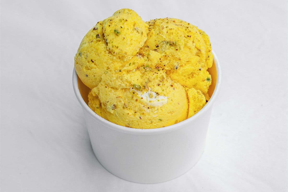 Saffron & Pistachios Ice cream (Bastani)
