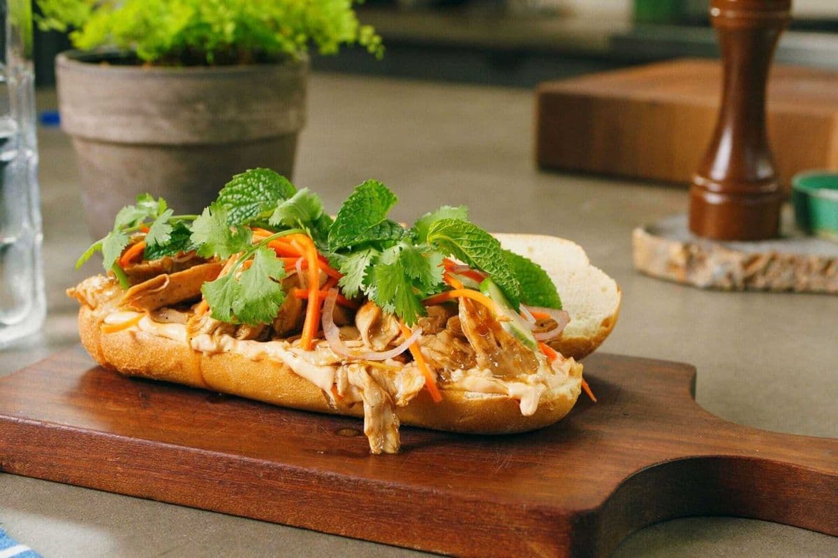 BM 02. Banh Mi Ga