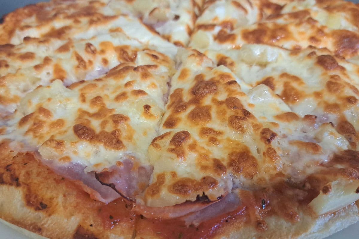 10" Traditional Hawaiian Pizza