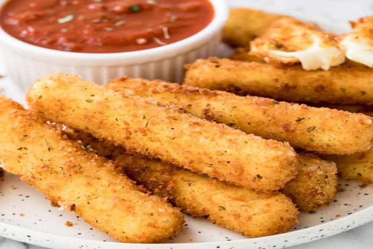 Mozzarella Sticks (5pc)