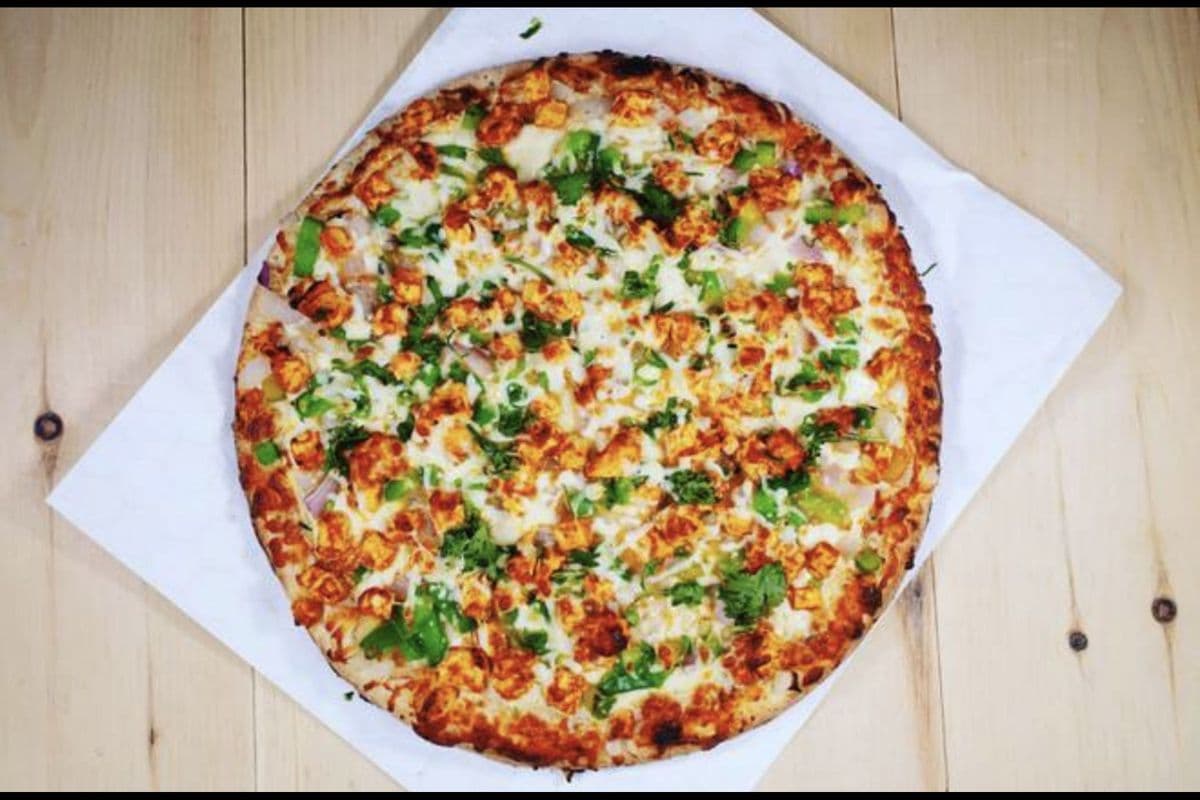 Shahi Paneer Pizza