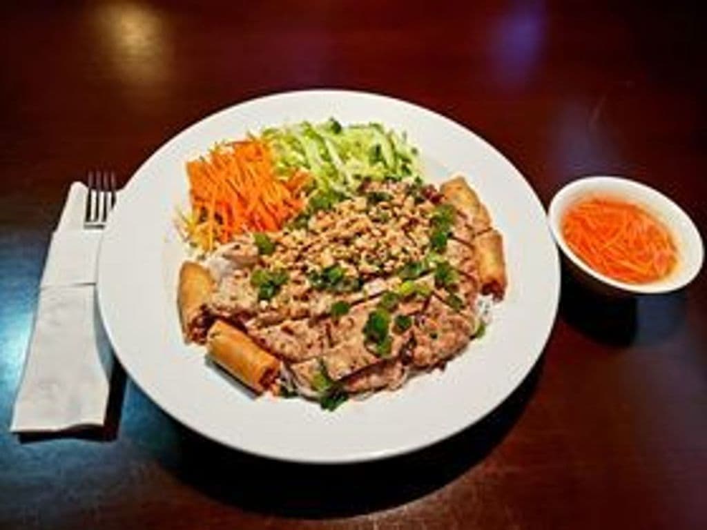 Grilled Chicken on Vermicelli