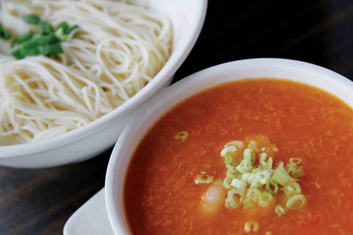Noodles with Crab Meat and Shrimp Sauce 蟹黃蝦仁乾拌麵