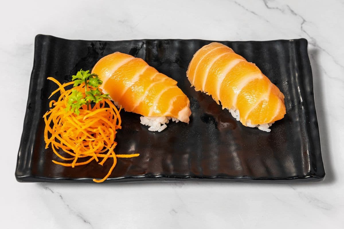 Salmon Sashimi (4 pcs)