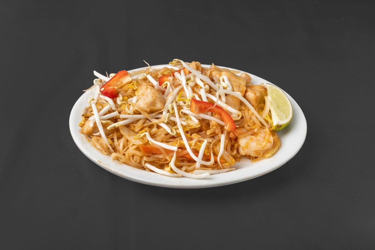 Crevettes et poulet pad thaï