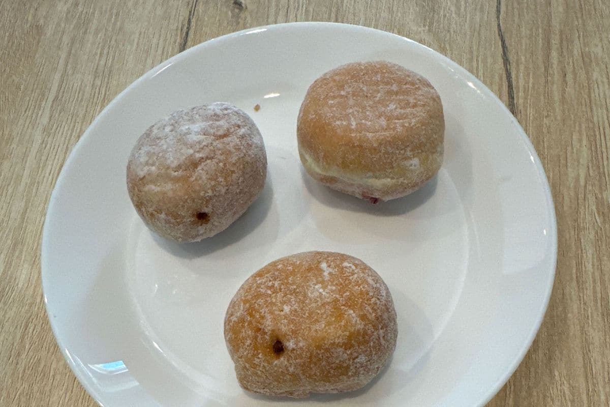 Red Berry Beignet
