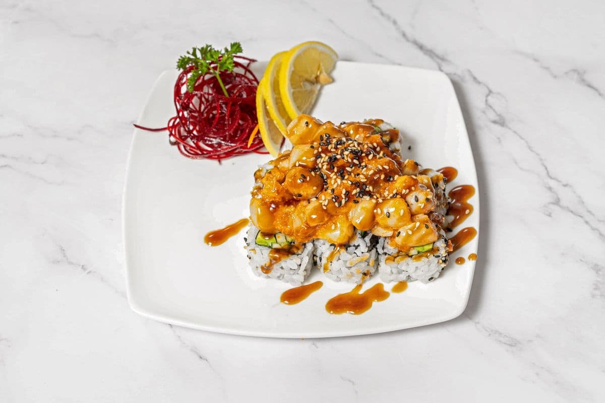 Volcano Roll (8 pcs)