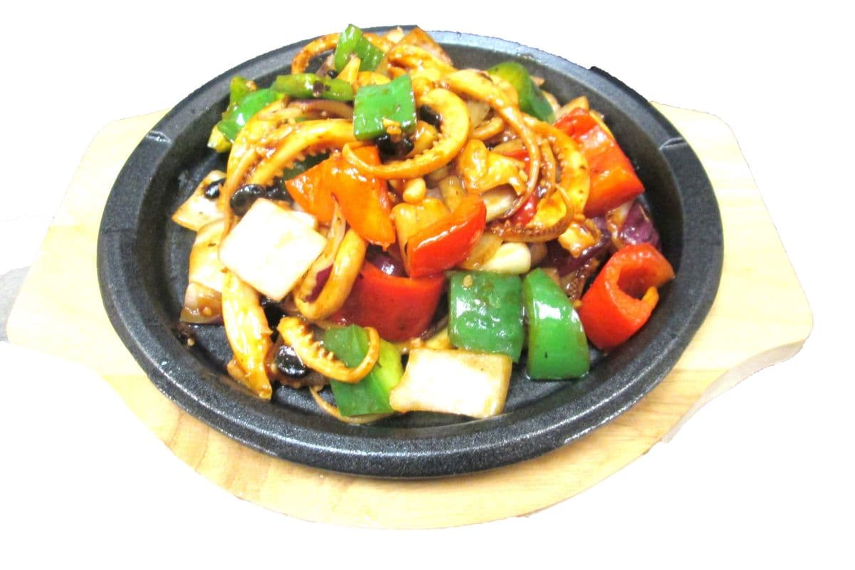 216. Squid Tail with Black Bean Sauce 鐵板豉椒魷魚鬚