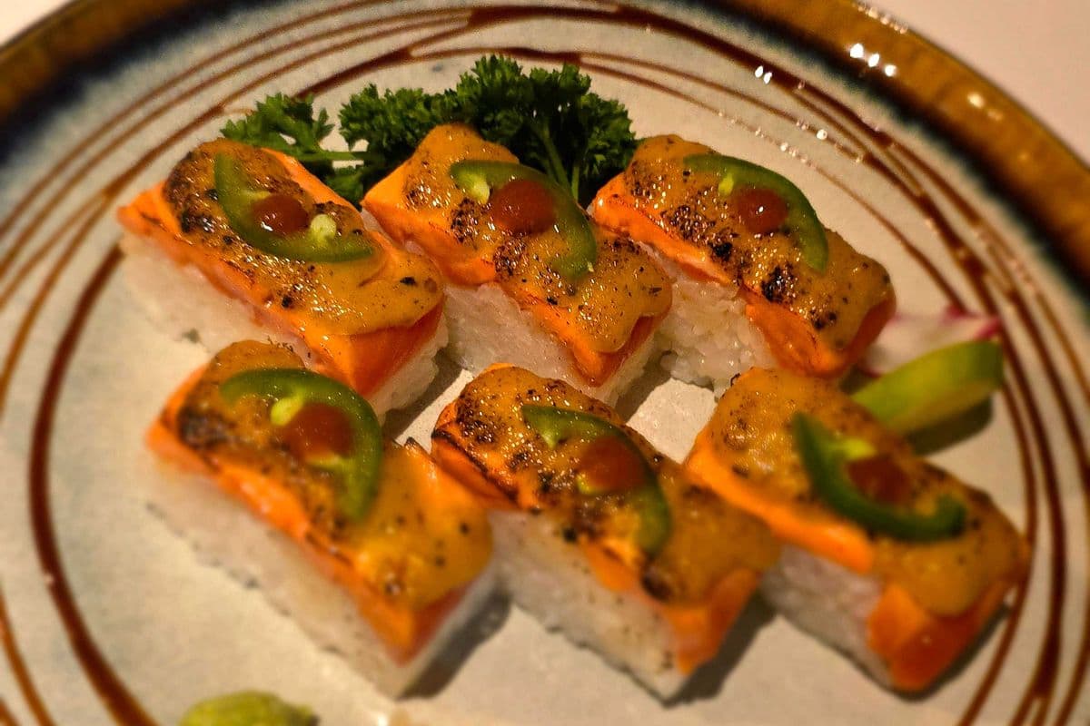 Sockeye Salmon Oshi (6 Pcs)