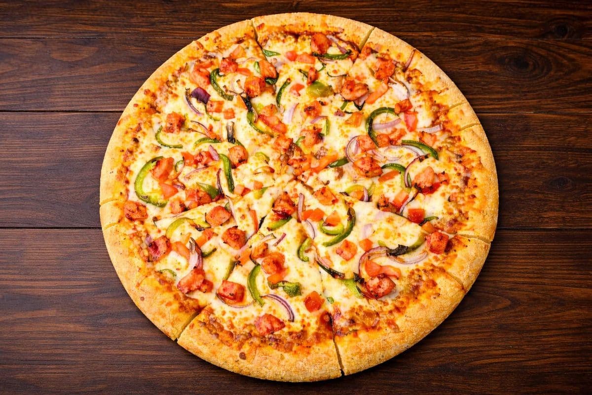 9. Chicken or Paneer Tandoori Pizza -16" Extra Large