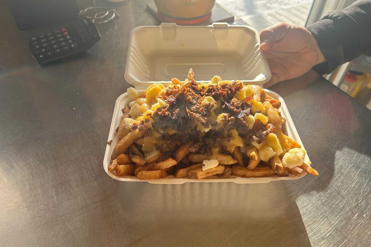 Poutine Explosive (epiceé/ spicy)