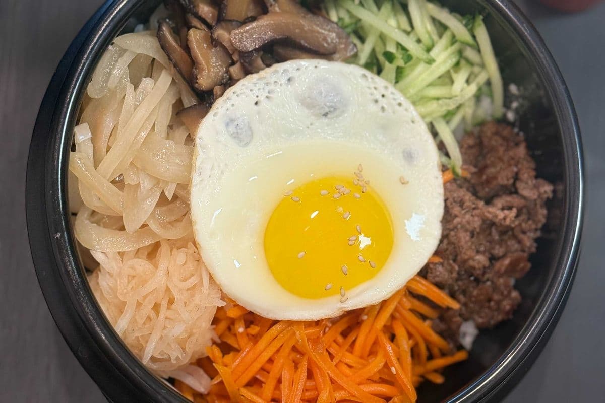 Bulgogi Bibimbap 불고기 비빔밥