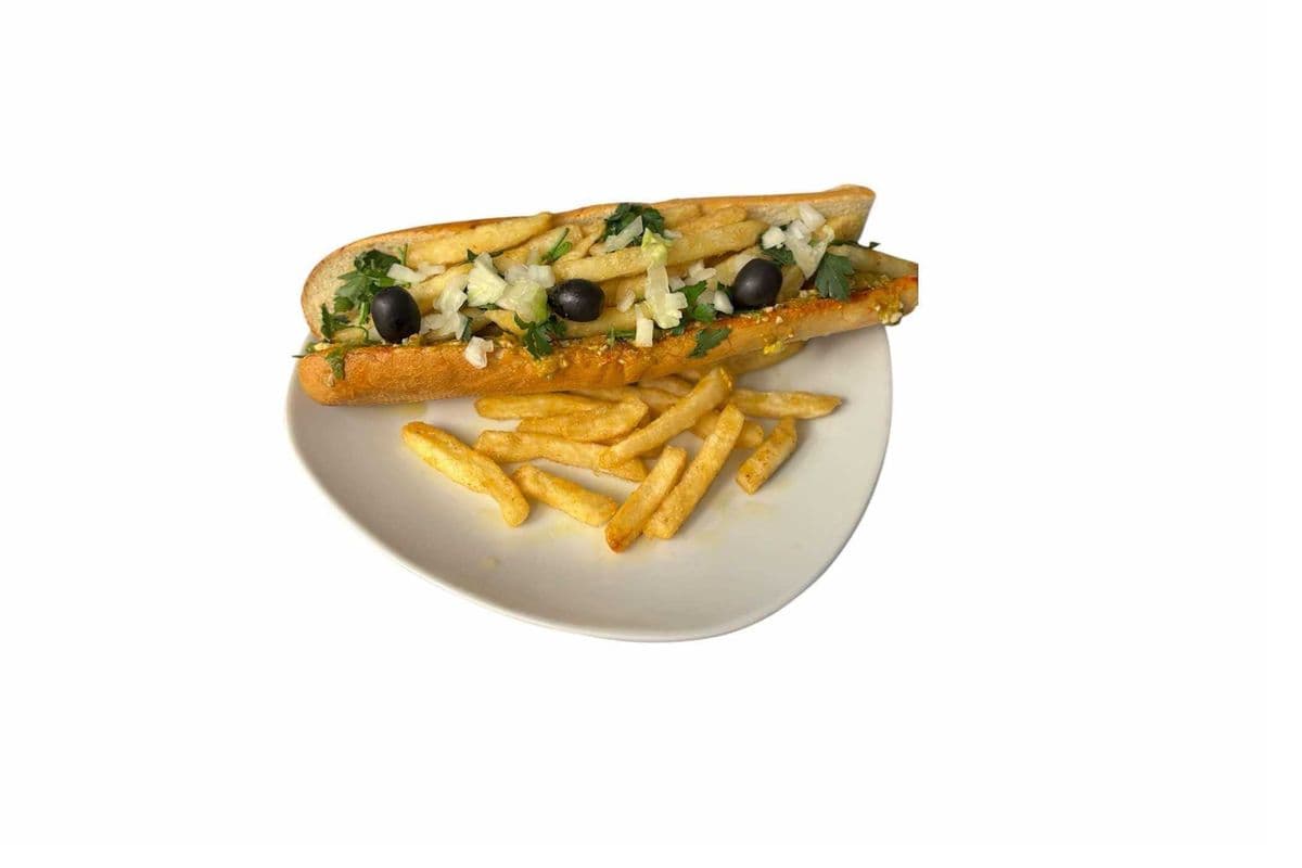 Sandwich Kafteji avec oeuf et frites (Sandwich Kefteji)