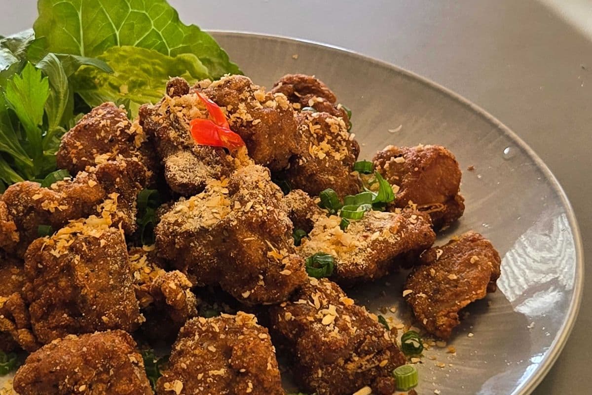 H17 - House Special Salt Boneless Ribs - Sườn Rang Muối