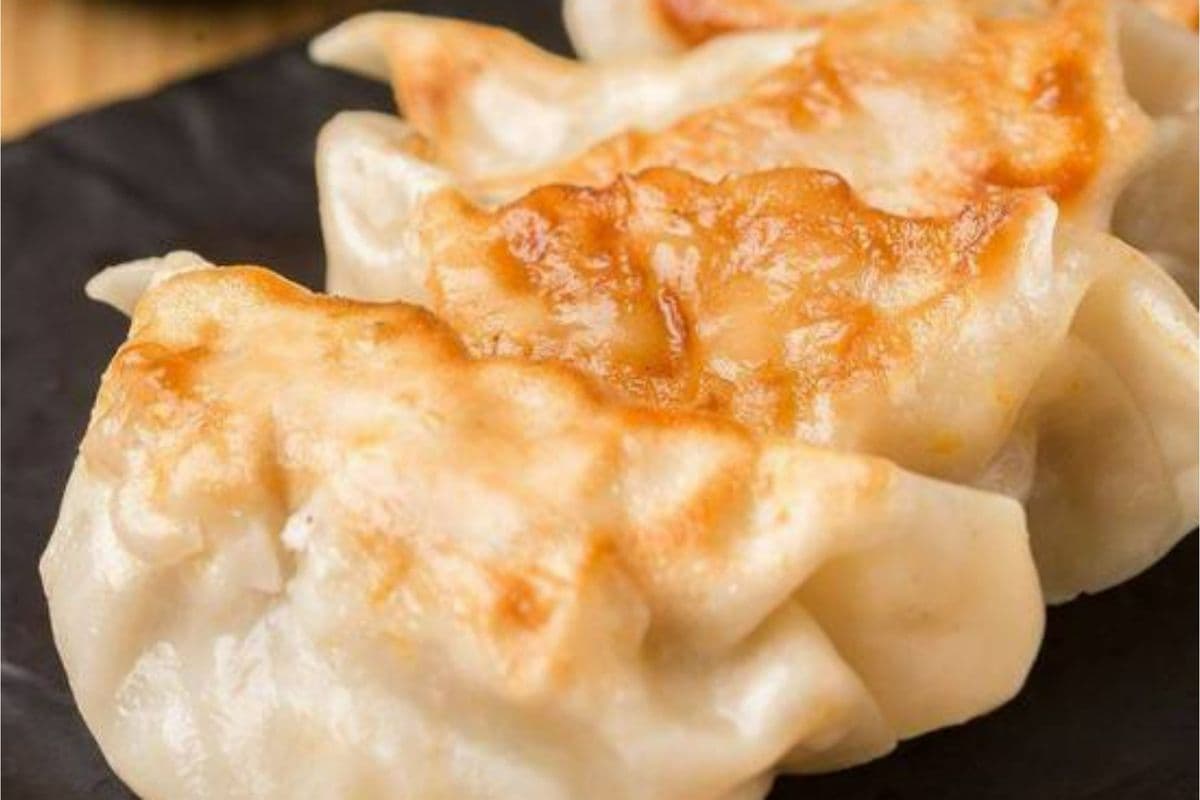 Fried Chive and Shrimp Eggs Dumpling / 煎韭菜虾仁鸡蛋饺子