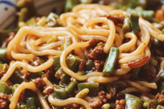 Sour bean with fried minced pork noodle 酸豆角杂酱拌面