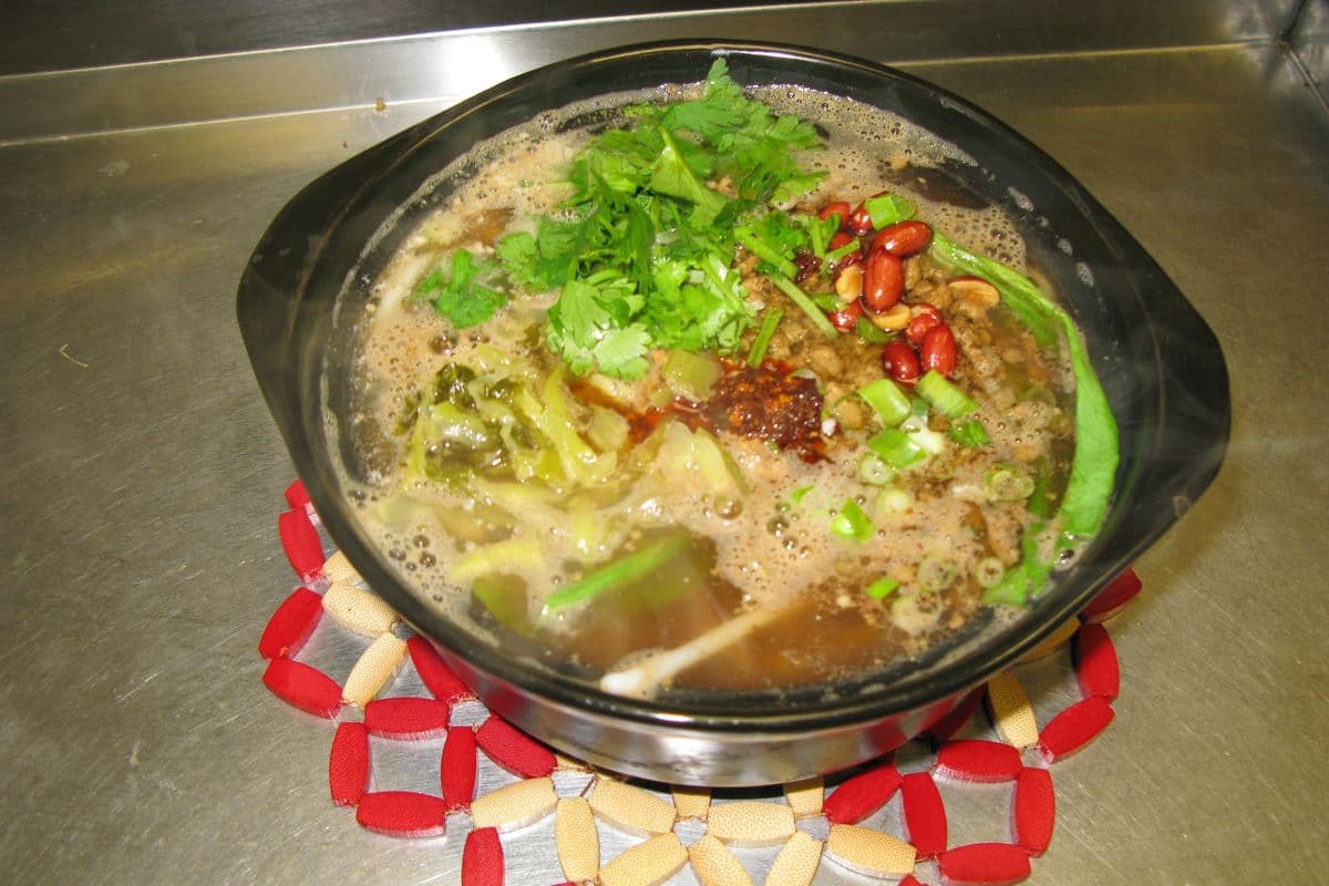 19. Pork Paste Noodle Soup 肉末面
