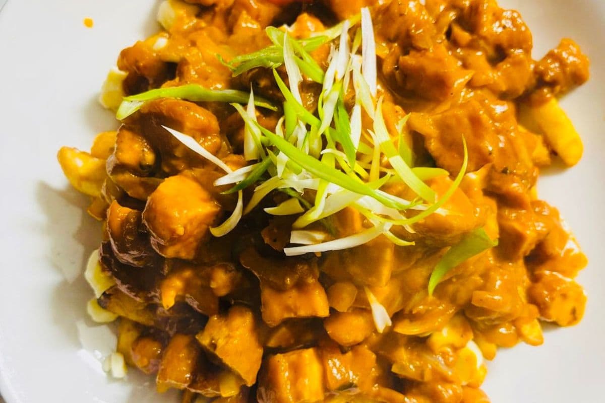 Butter Chicken Poutine