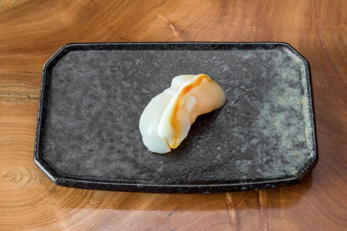Scallop Sushi (2 pcs)