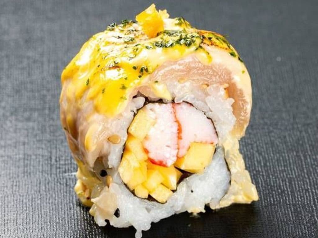 Tuna Aburi Roll (Torched Sushi Roll 8pcs)