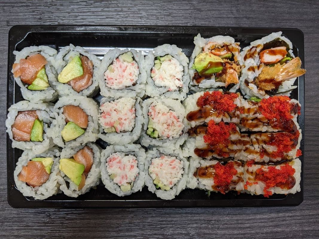 Rolls Tray (20 pcs)
