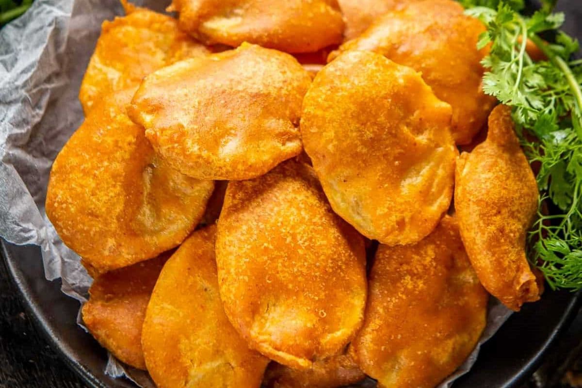 Bataka Puri(Aloo/Potato Pakora)