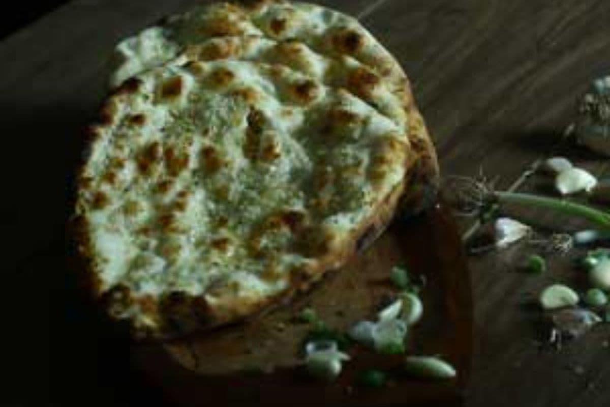 GARLIC NAAN
