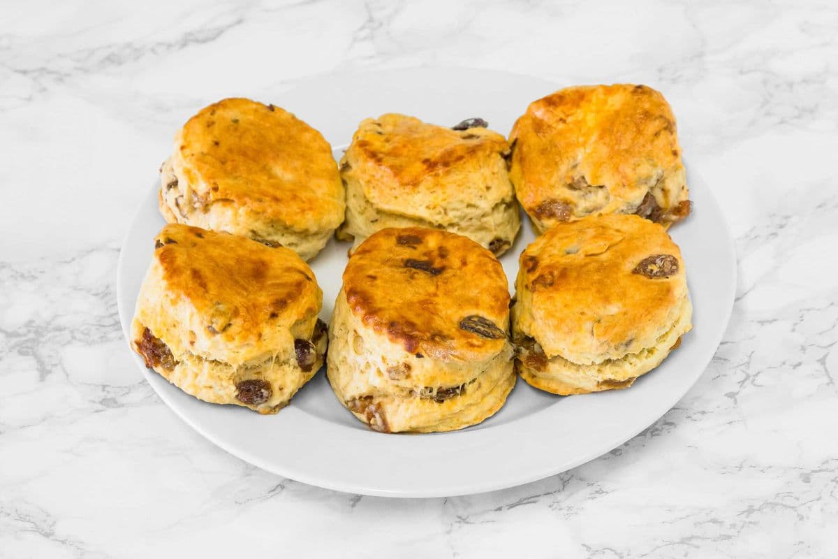 Raisin Scones (6 pcs)