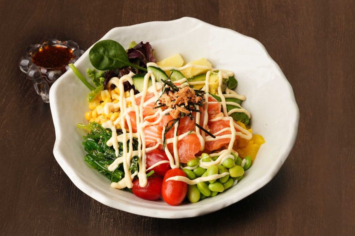 Uk1 Salmon Poke Bowl / 三文鱼夏威夷饭