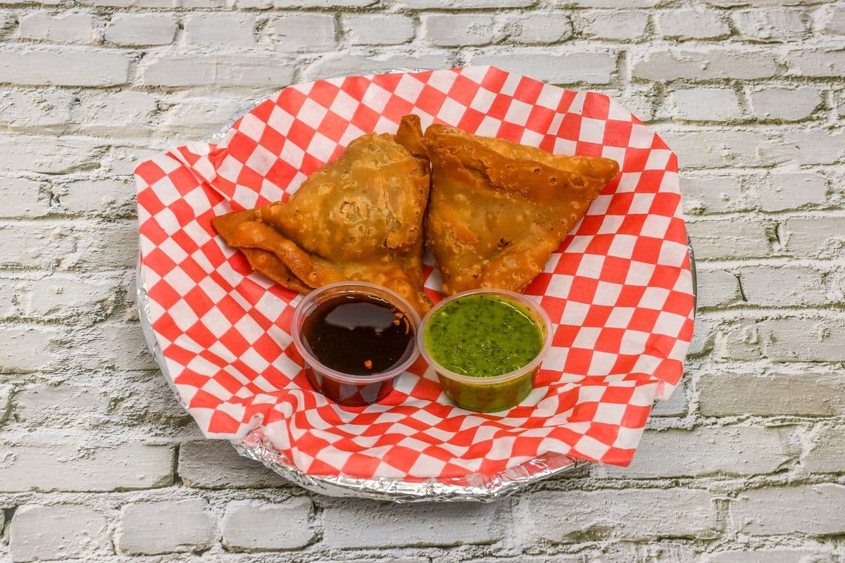 DESI STYLE SAMOSA (2PCS)