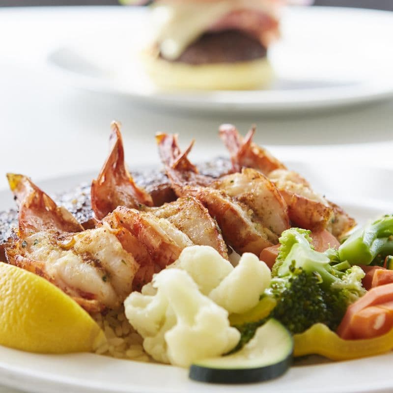Assiette de crevettes à l'ail / Butterfly Garlic Shrimp
