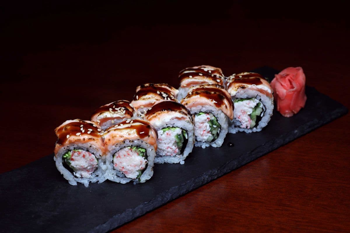 Smokey Teriyaki Salmon Roll (8 pcs)