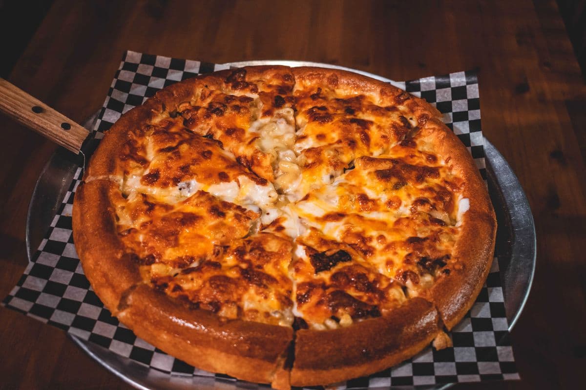 Small Mac N Cheese Pizza