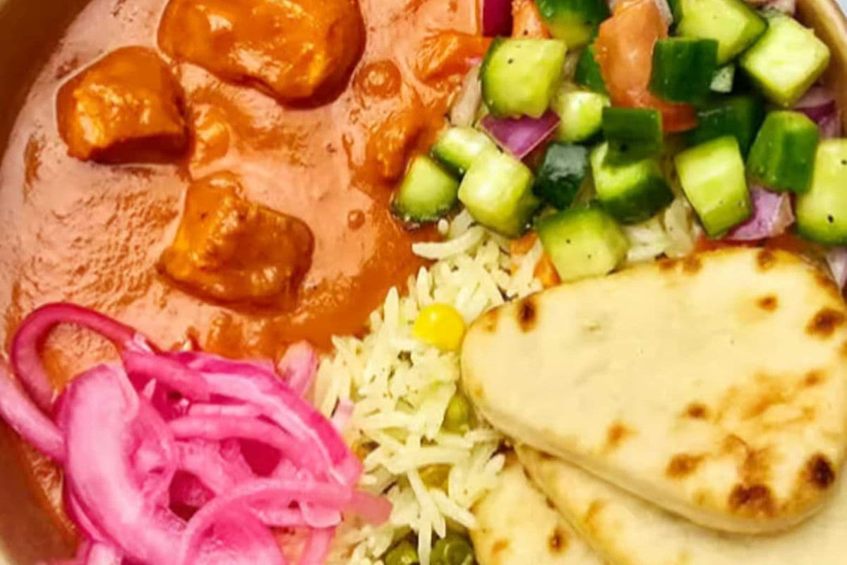 Butter Chicken Rice Bowl with Mini Naan