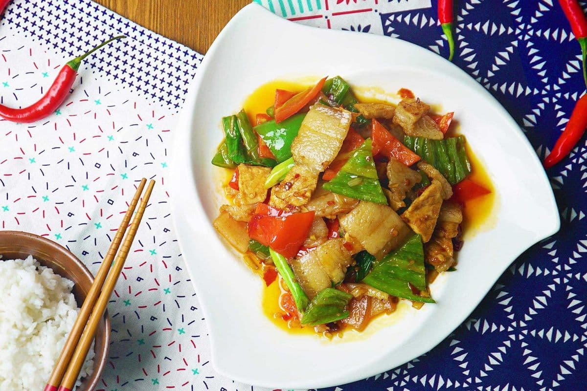2. Sautéed Pork with Chili Pepper Rice Bowl (回锅肉盖码饭)