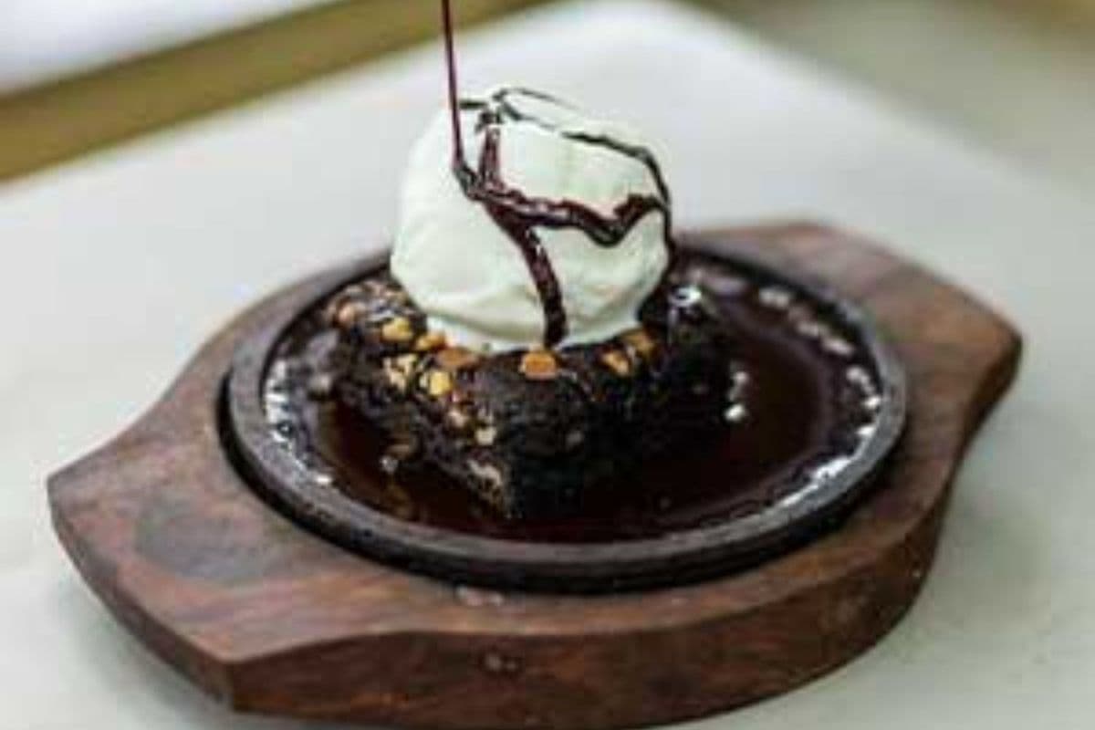 SIZZLING BROWNIE